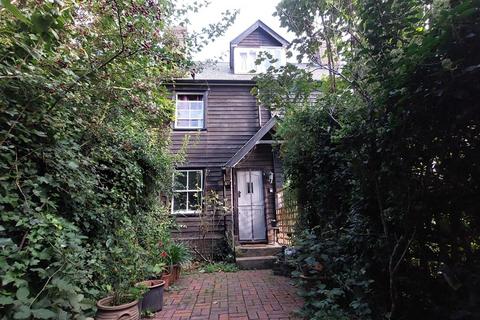 2 bed property, in Old Road, £295,000