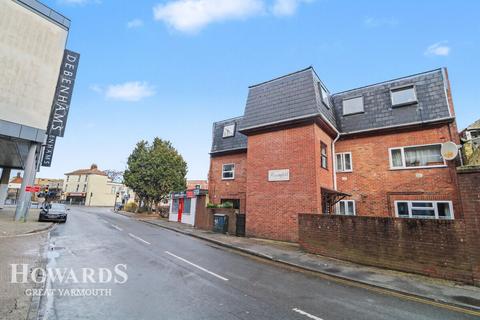 1 bed property, in South Market Road, £50,000