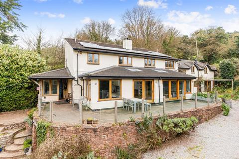 5 bed property, in Stokeinteignhead, £1,000,000
