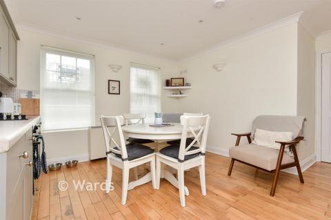 2 bed property, in Union Square, £375,000