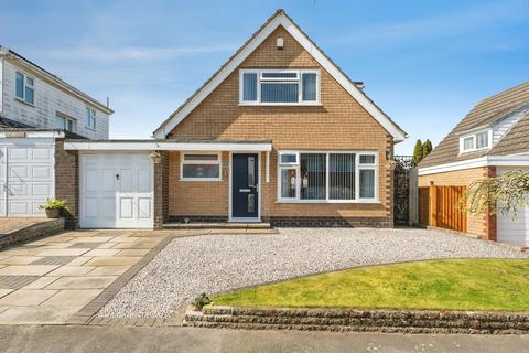 3 bed property, in Parkfield Road, £315,000