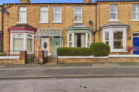 3 bed property, in 95 Garfield Road, £125,000