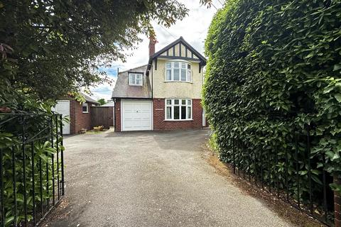 4 bed property, in Lyth Hill Road, £495,000