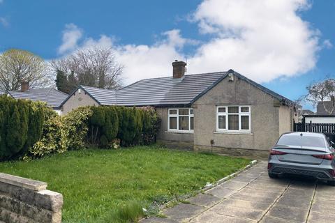 2 bed property, in Wibsey Park Avenue, £229,995
