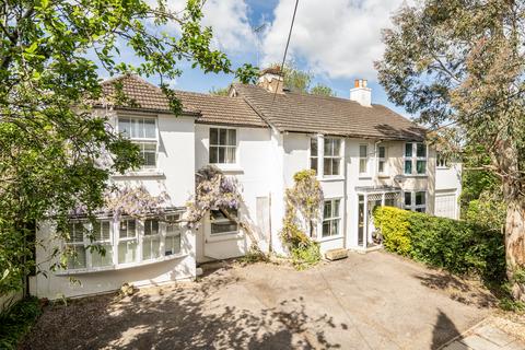 6 bed property, in London Road, £650,000
