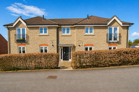 2 bed property, in Lawdley Road, £185,000