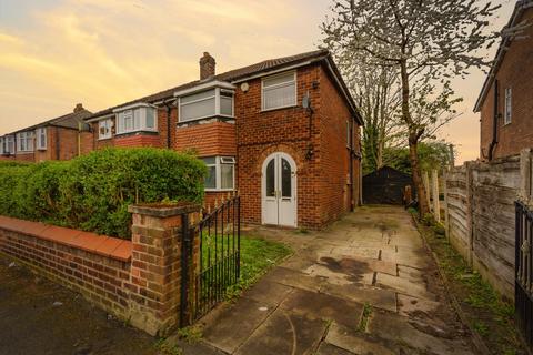 3 bed property, in Marchwood Avenue, £410,000