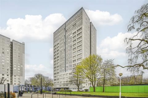 1 bed property, in Horsney Road, £285,000