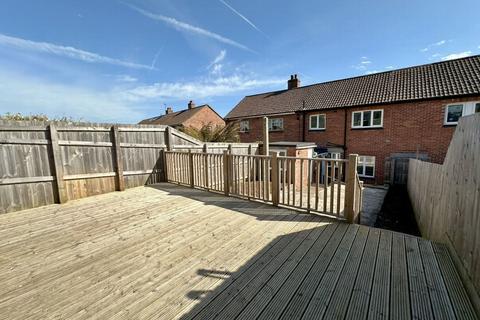 3 bed property, in Newlands, £240,000