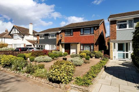 4 bed property, in Chessington Road, £600,000