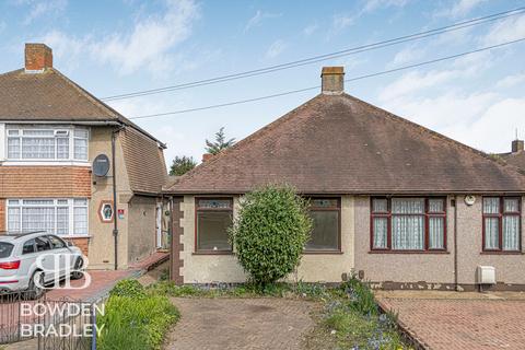 2 bed property, in Mossford Lane, £350,000