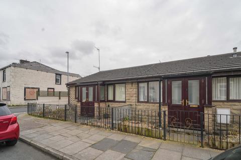 2 bed property, in Brockenhurst Street, £98,000