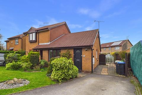 2 bed property, in Sutton Road, £160,000