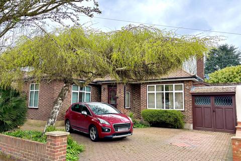 3 bed property, in Western Avenue, £750,000