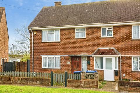 3 bed property, in Blacksmiths Crescent, £250,000