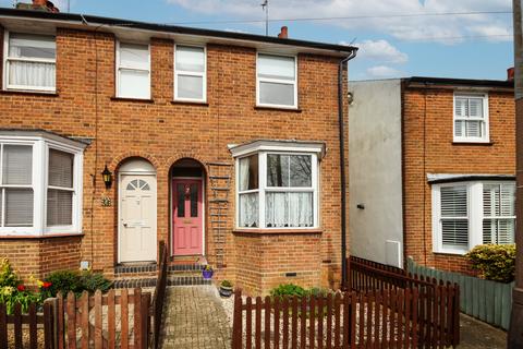 2 bed property, in Wesley Road, £325,000