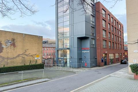 1 bed property, in Howard Lane, £60,000