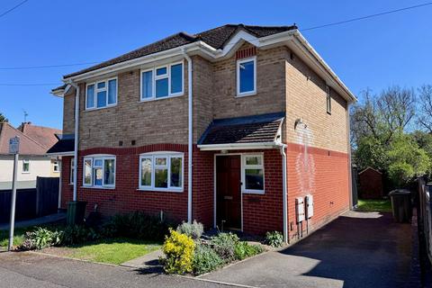3 bed property, in Hill Rise, £635,000