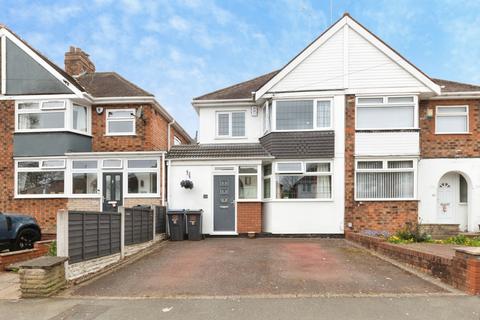 3 bed property, in Steyning Road, £290,000