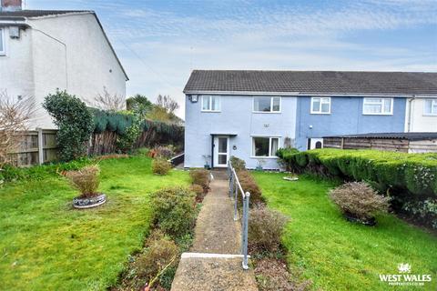3 bed property, in Min Y Llan, £90,000