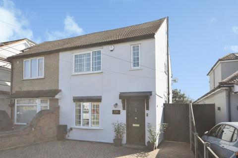 3 bed property, in Wingletye Lane, £600,000