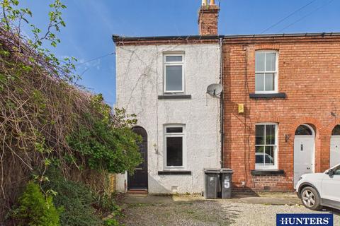 2 bed property, in Church Place, £155,000