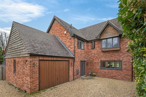 5 bed property, in Rowstock, £1,000,000