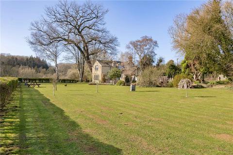 4 bed property, in Station Road, £775,000