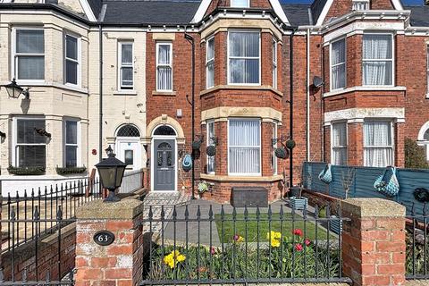 6 bed property, in Eastgate, £359,950