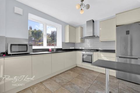 3 bed property, in Forest Grove, £750,000