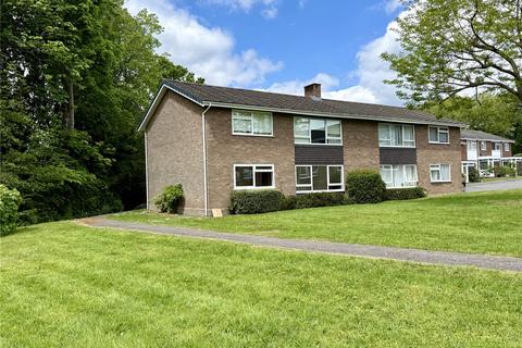 2 bed property, in Rowans Park, £295,000