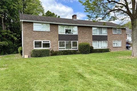 2 bed property, in Rowans Park, £285,000