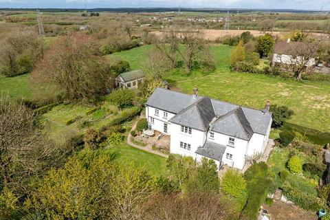 5 bed property, in Pyworthy, £850,000