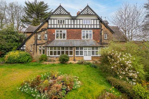 2 bed property, in Eltonhurst, £250,000