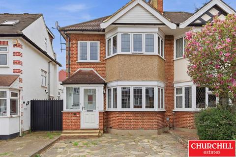 3 bed property, in Colvin Gardens, £840,000