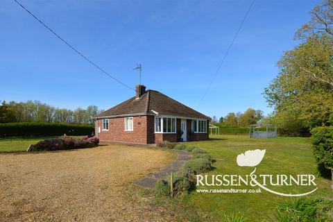 3 bed property, in The Green, £345,000