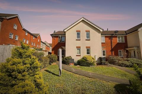 2 bed property, in Mallard Close, £220,000