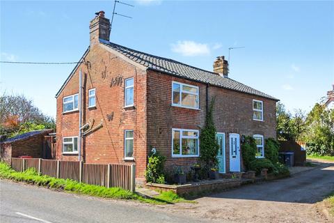 3 bed property, in Dunwich Road, £350,000
