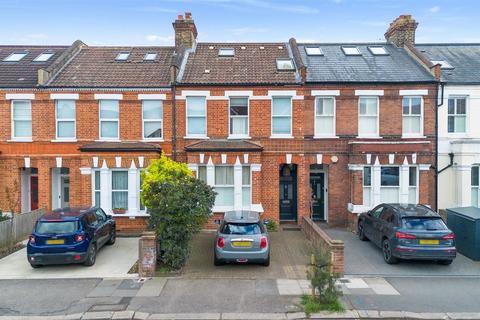 4 bed property, in Queens Road, £1,700,000