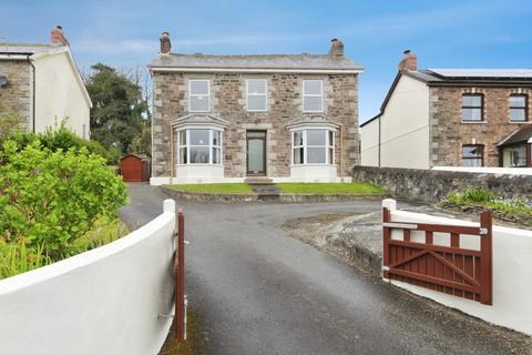 3 bed property, in Trevarth Road, £400,000