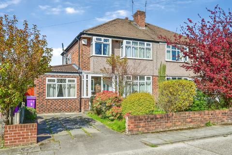 4 bed property, in Cooper Close, £400,000