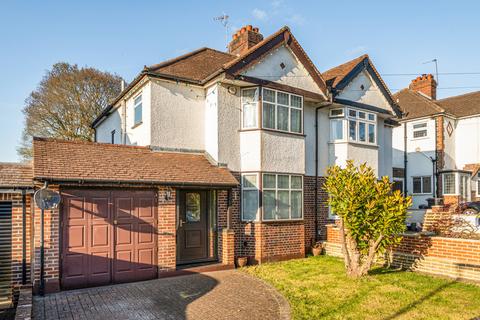 3 bed property, in Beverley Road, £750,000