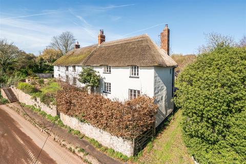 3 bed property, in Sandford, £425,000