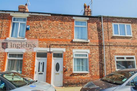 2 bed property, in Gladstone Street, £65,000