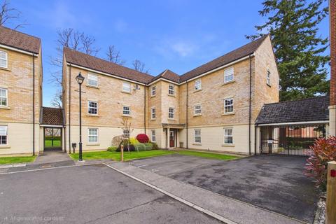 2 bed property, in Old College Road, £285,000