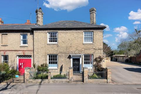 4 bed property, in High Street, £650,000