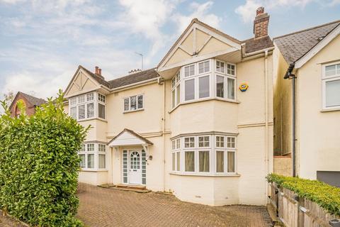 6 bed property, in Somerset Road, £2,495,000
