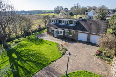 3 bed property, in The Street, £500,000