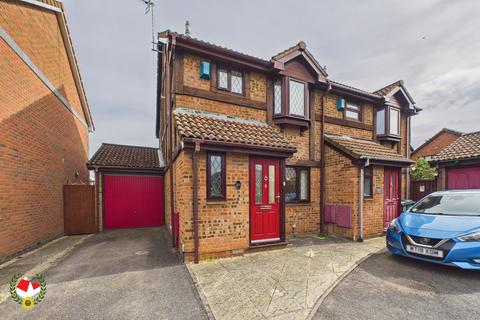3 bed property, in Damson Close, £279,000