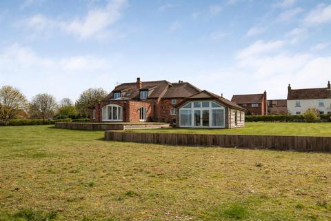 4 bed property, in West End, £755,000